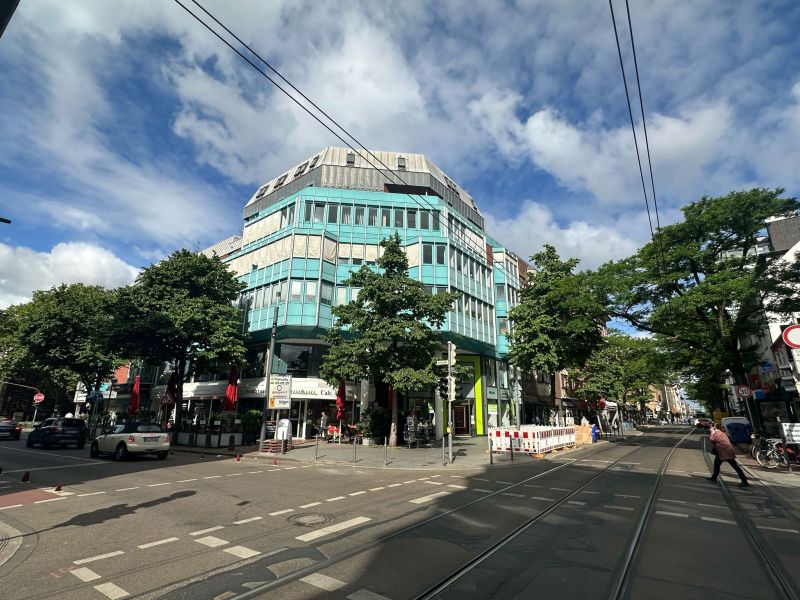 Neuss-Innenstadt: Helle u. moderne Praxis- oder Bürofläche mit Aufzug in Toplage
